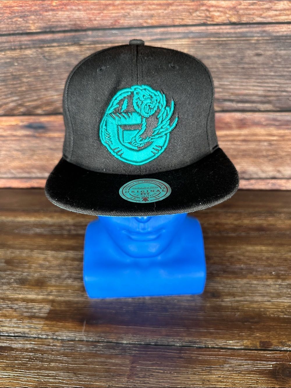 Mitchell & Ness Vancouver Grizzlies snapback hat